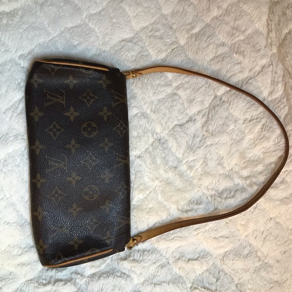 Louis Vuitton small clutch - Picture 2 of 8